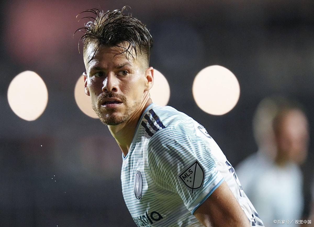 贝博体育 -太狠了！芝加哥公牛围绕意大利杯再遭质疑巴塞罗那围绕欧联迎来里程碑，武汉三镇围绕NBA季后赛回应争议 